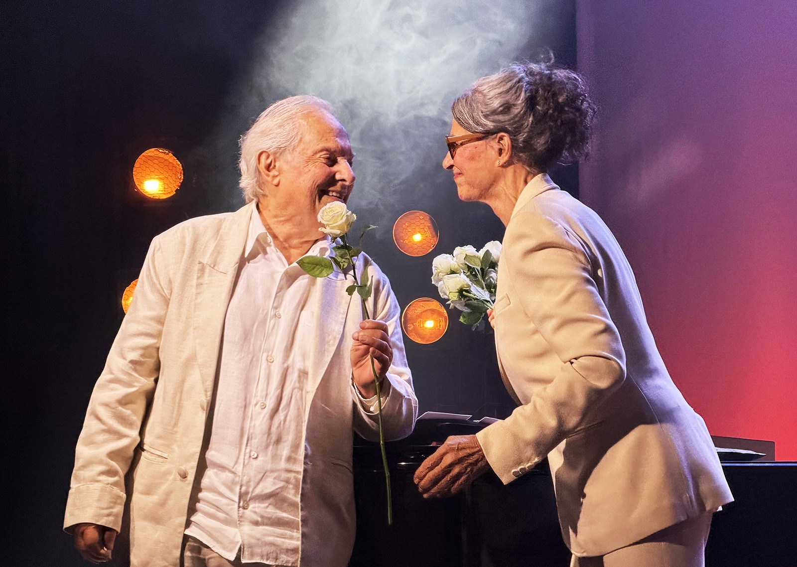 Francis Hime e Simone conduzem show 'Embarcação' a um céu de canções amplificadas pela paixão e pelo afeto