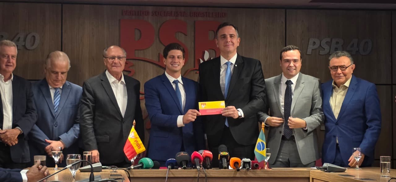 Cotado para disputar o governo de Minas Gerais, senador Rodrigo Pacheco se filia ao PSB