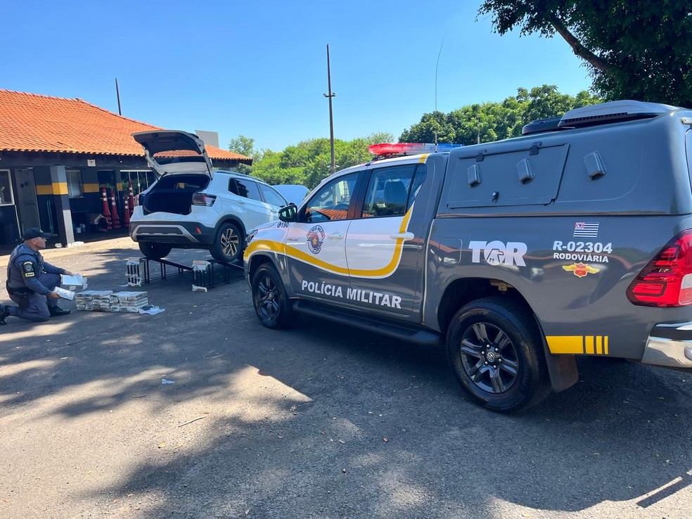 2 de 2
Homem &eacute; preso com 47 kg de coca&iacute;na escondidos em carro na Raposo Tavares &mdash; Foto: Pol&iacute;cia Rodovi&aacute;ria/Divulga&ccedil;&atilde;o