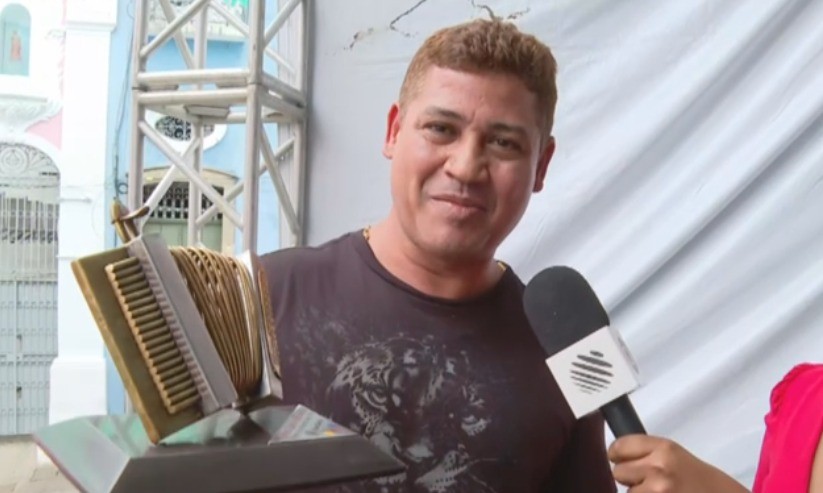 'Dialogar', de João Almeida, vence o troféu Zelito Miranda 2025