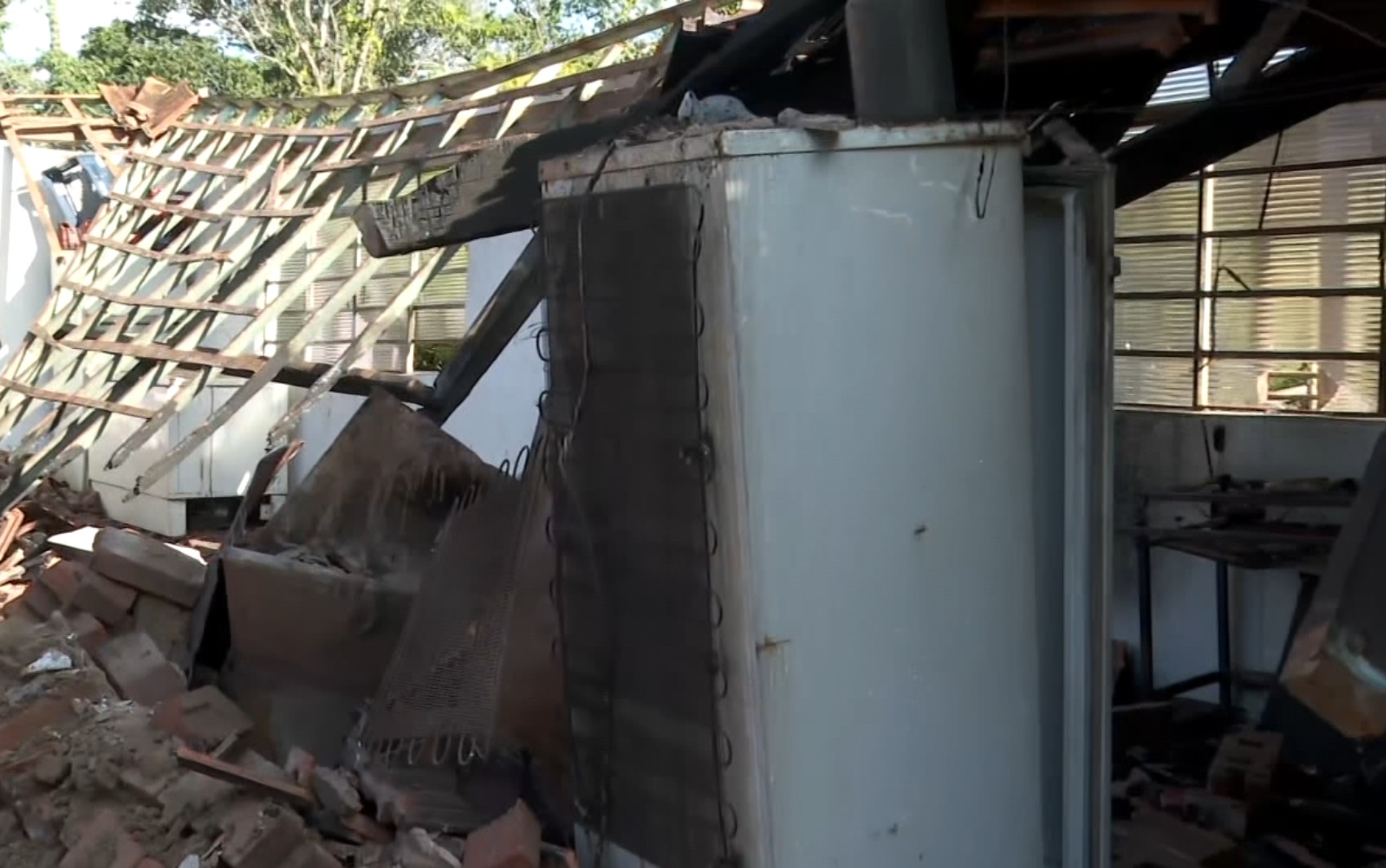 'Sem chão', diz sobrinho de mulher que sumiu após incêndio em sítio de Cristais Paulista, SP