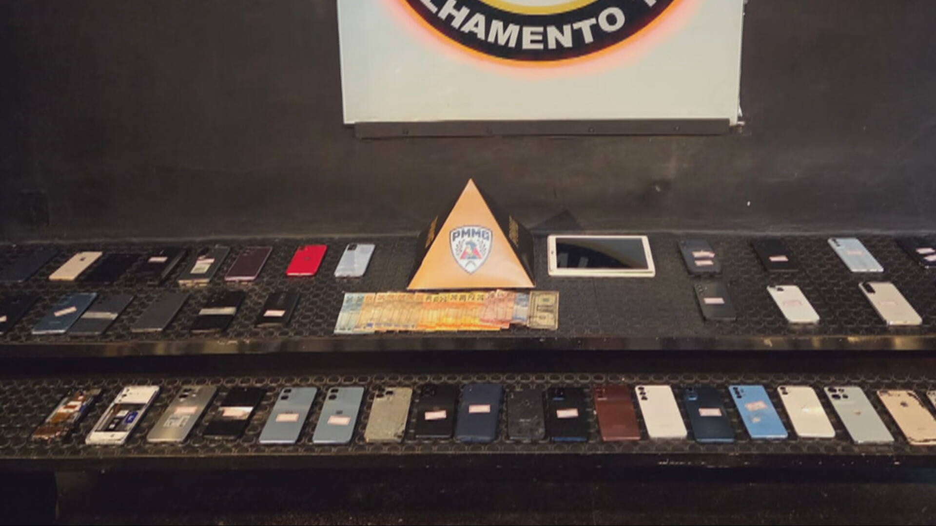 Homem é preso com celulares roubados em shopping popular no Centro de BH