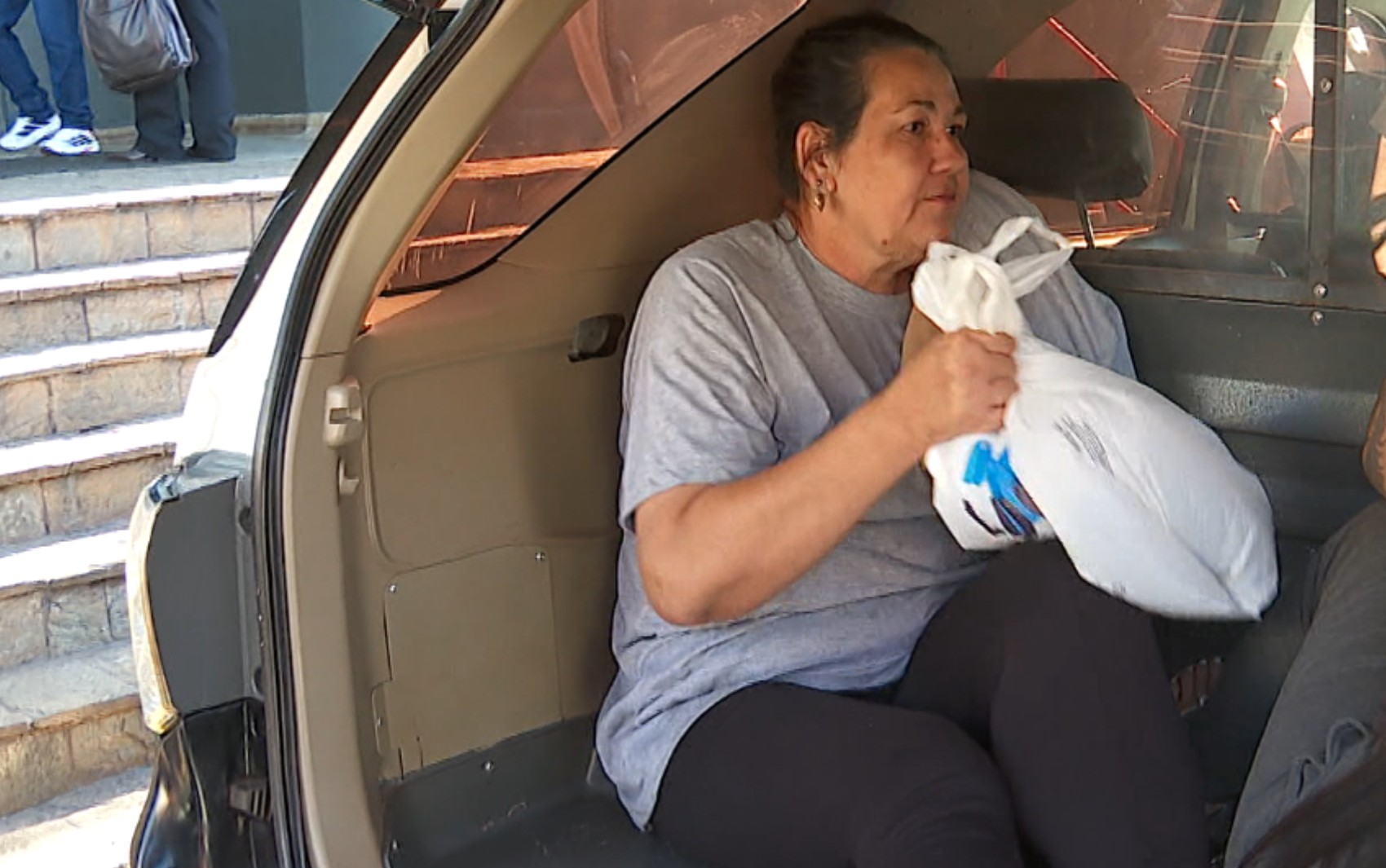 Faxineira presa por roubo milionário à patroa