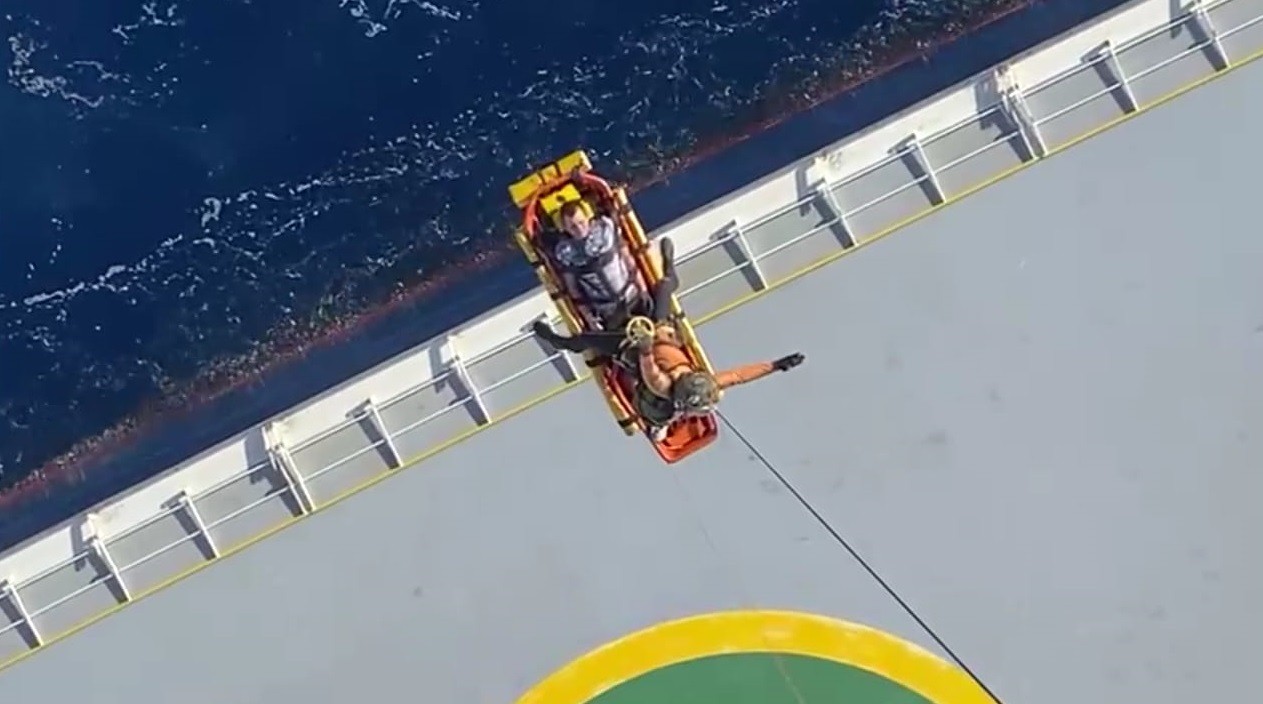 Ucraniano com apendicite é resgatado de navio em alto-mar e levado de helicóptero a hospital no Recife; VÍDEO