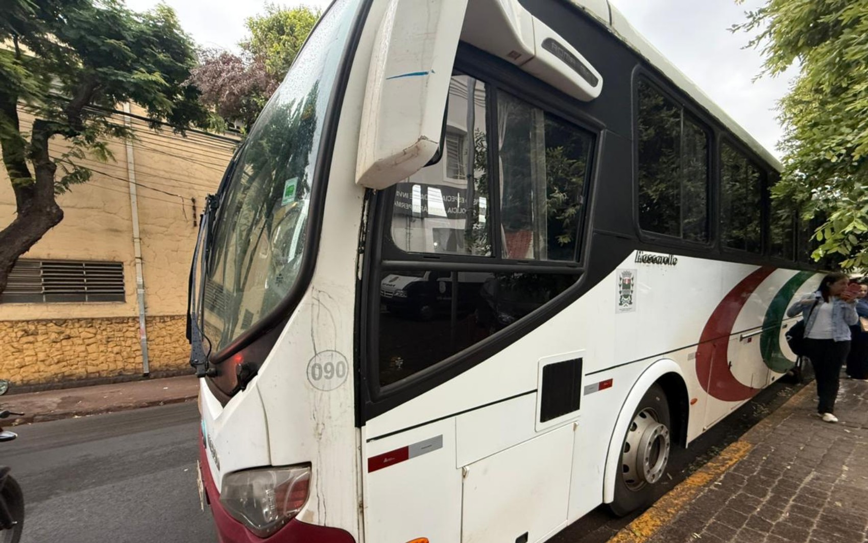 Homem é preso após sequestrar ônibus com passageiros a caminho de hospital e percorrer 85 km no interior de SP