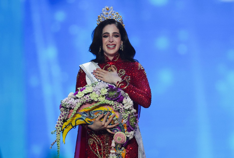 Fátima Bosch, do México, reage ao ser coroada Miss Universo 2025 — Foto: REUTERS/Chalinee Thirasupa