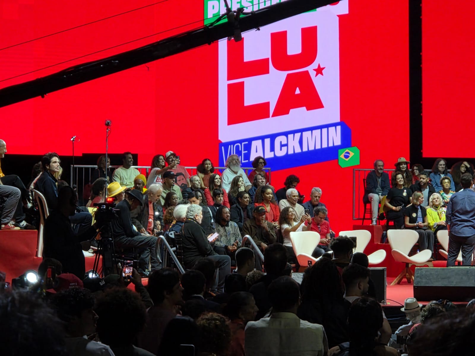 Lula se reúne com artistas na Lapa, Rio, na reta final da campanha