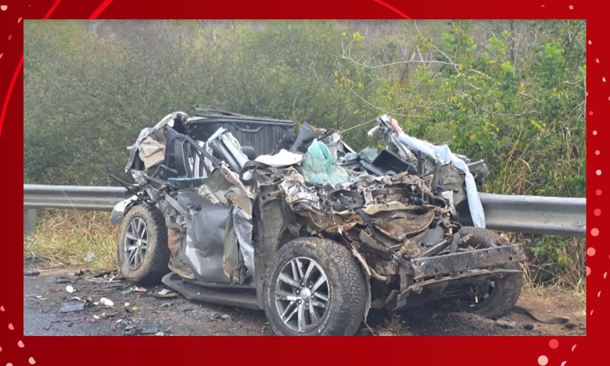 Engavetamento envolvendo quatro veículos deixa uma pessoa morta e três feridas na Bahia; vítimas eram da mesma família