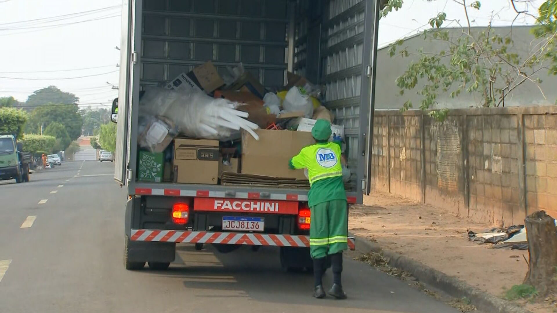 Coleta seletiva do sistema ‘porta a porta’ tem início em Marília; veja cronograma e como colaborar 