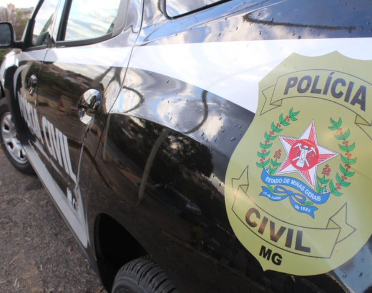 Corpo carbonizado é encontrado dentro de carro na zona rural de Itumirim; polícia investiga