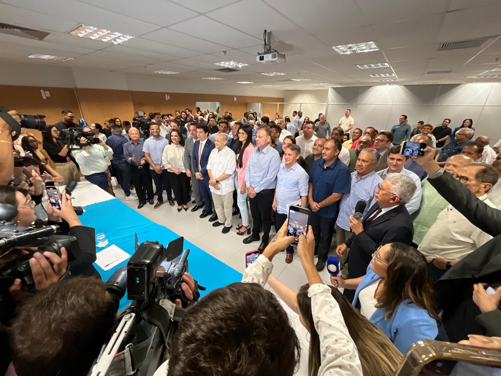 Silvio Mendes anuncia secretariado para a Prefeitura de Teresina a partir de 2025 — Foto: Izabella Lima/g1