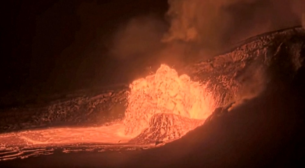 Vulcão no Havaí volta a expelir lava e entra no 48º episódio de erupção desde 2024