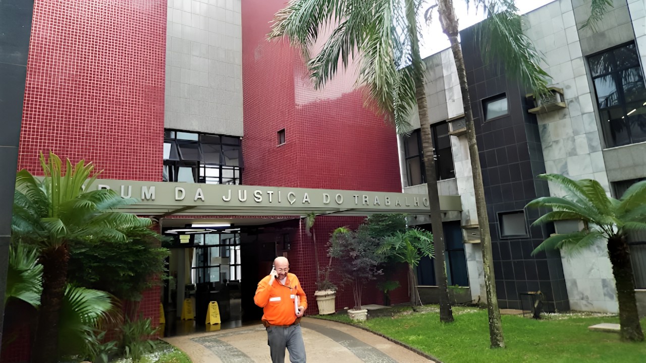 Estagiária dispensada durante gravidez tem estabilidade negada pela Justiça de Uberlândia