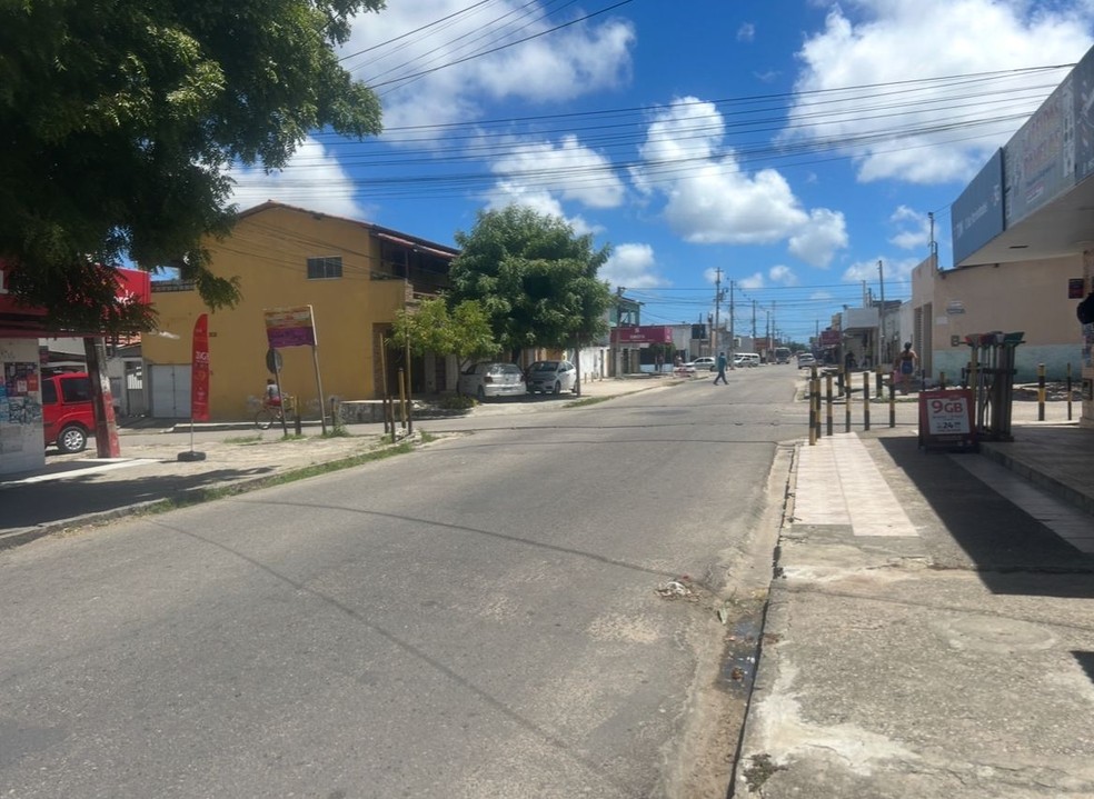 Avenida Boa Sorte, no bairro Nossa Senhora da Apresentação, em Natal — Foto: Lucas Cortez/Inter TV Cabugi