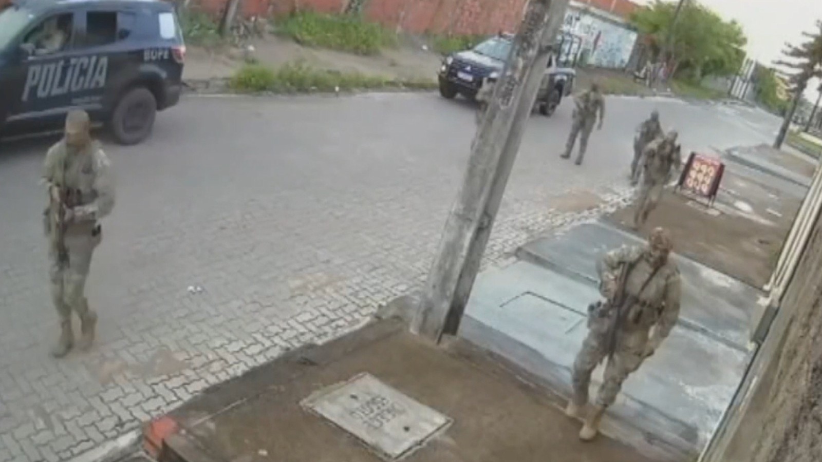 'Apontou arma para nosso carro': Vizinhos denunciam ameaças e perseguição de policial penal em Fortaleza