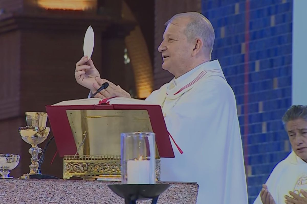 Vídeo: Com novo arcebispo nomeado pelo papa, celebração de Corpus Christi lota Basílica de Aparecida