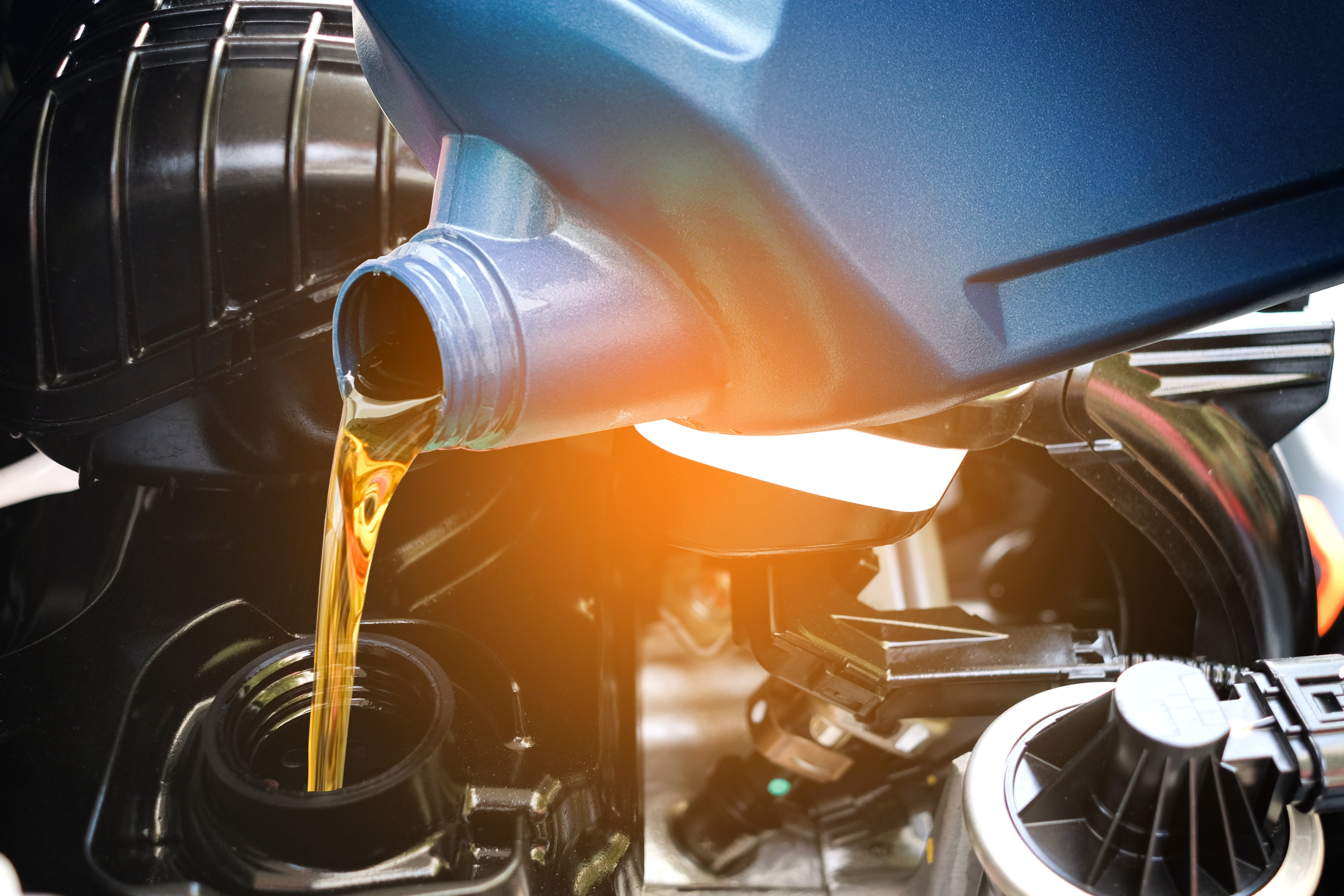 Mineral, sintético ou semissintético: qual é o óleo ideal para o seu carro?