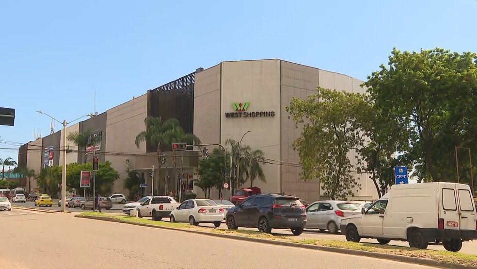 West Shopping, em Campo Grande, na Zona Oeste do Rio — Foto: Reprodução/TV Globo
