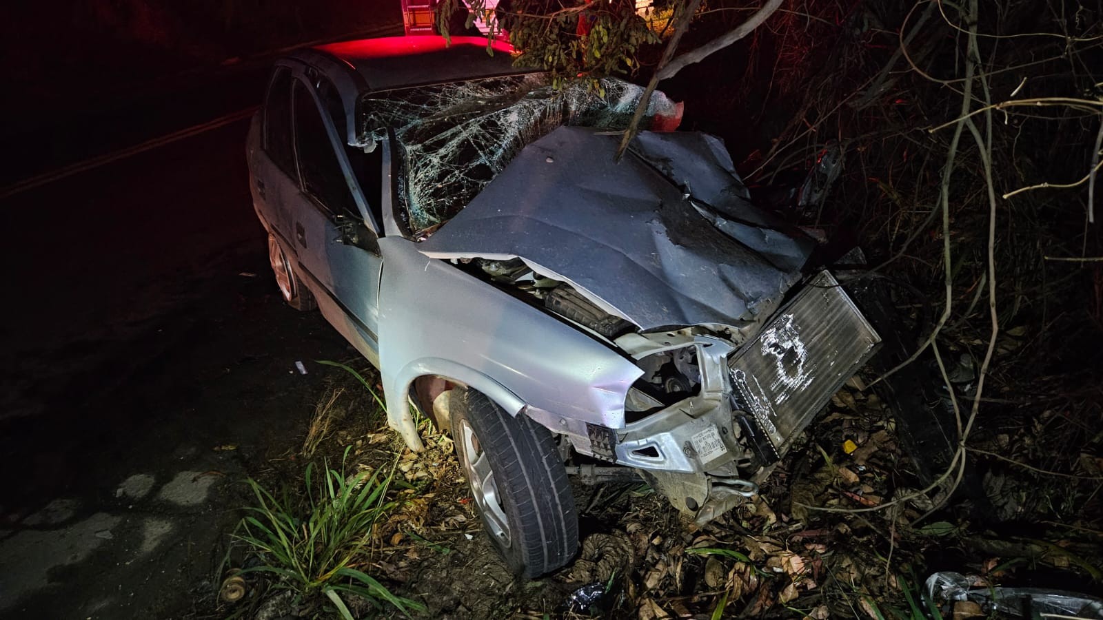 Homem embriagado morre após provocar sequência de acidentes na BR-262, em Manhuaçu