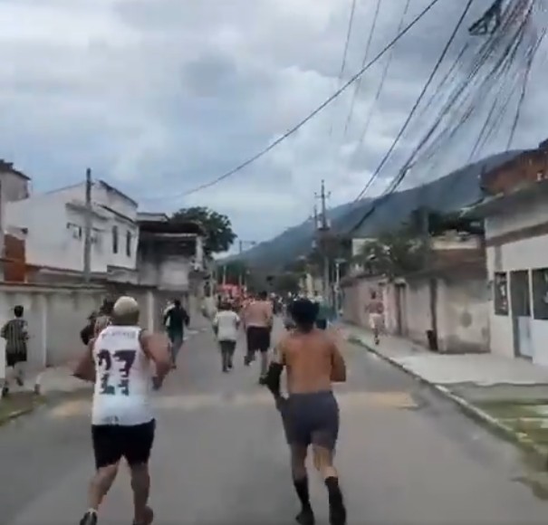 Briga entre torcedores antes de Fluminense e Vasco tem um preso e um esfaqueado em Mesquita