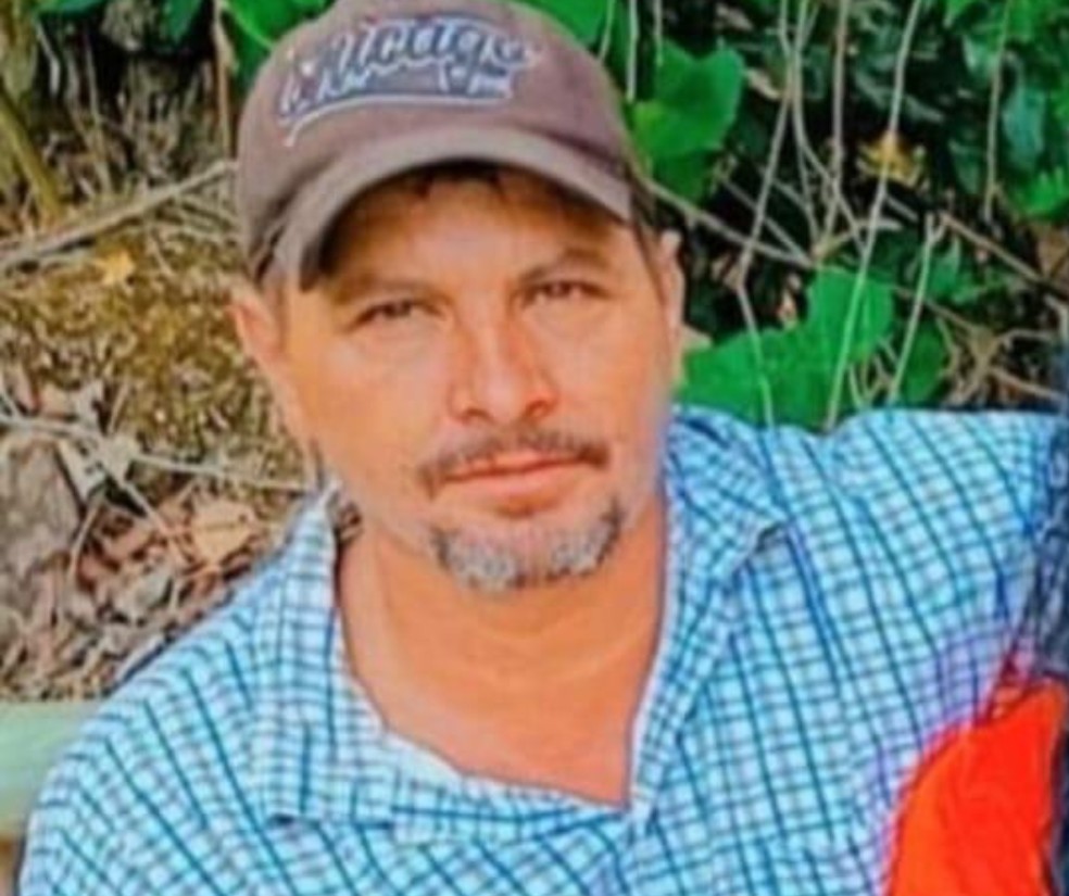 Vanderley Evaristo da Silva, de 44 anos, era procurado por matar a filha de 15 anos e esfaquear a ex-companheira e os ex-sogros — Foto: Reprodução