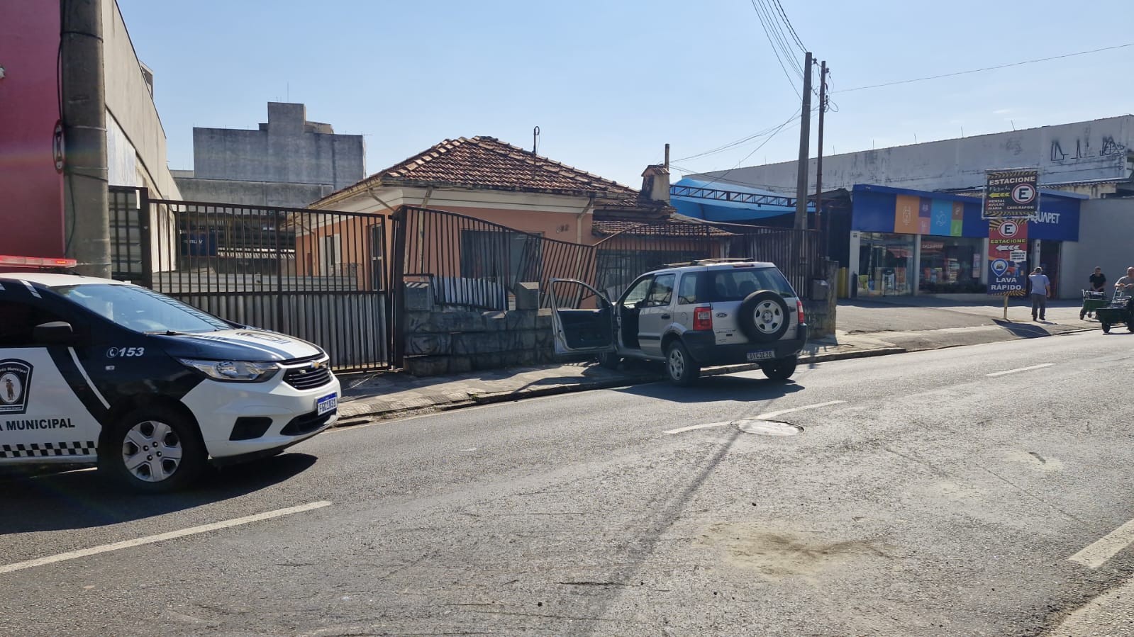 Acidente causa congestionamento na avenida Ipiranga, em Mogi das Cruzes