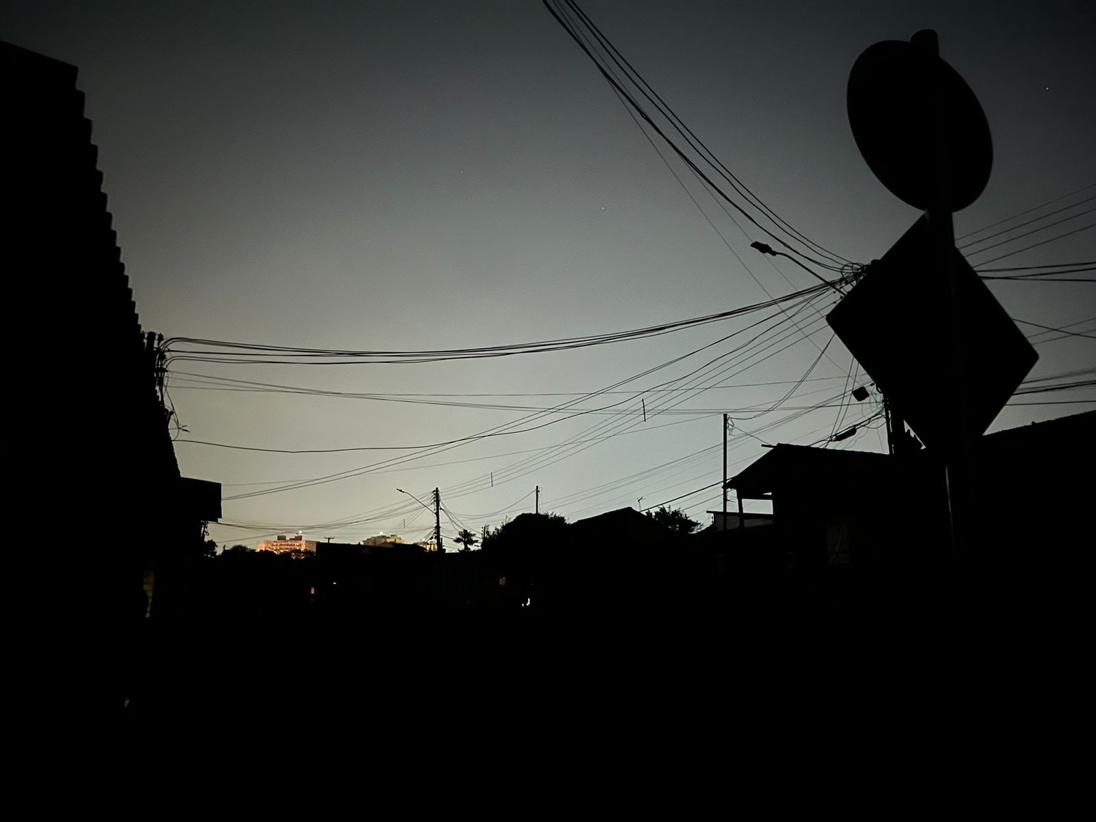 Apagão afetou mais de 280 mil pessoas em Rondônia, diz Energisa