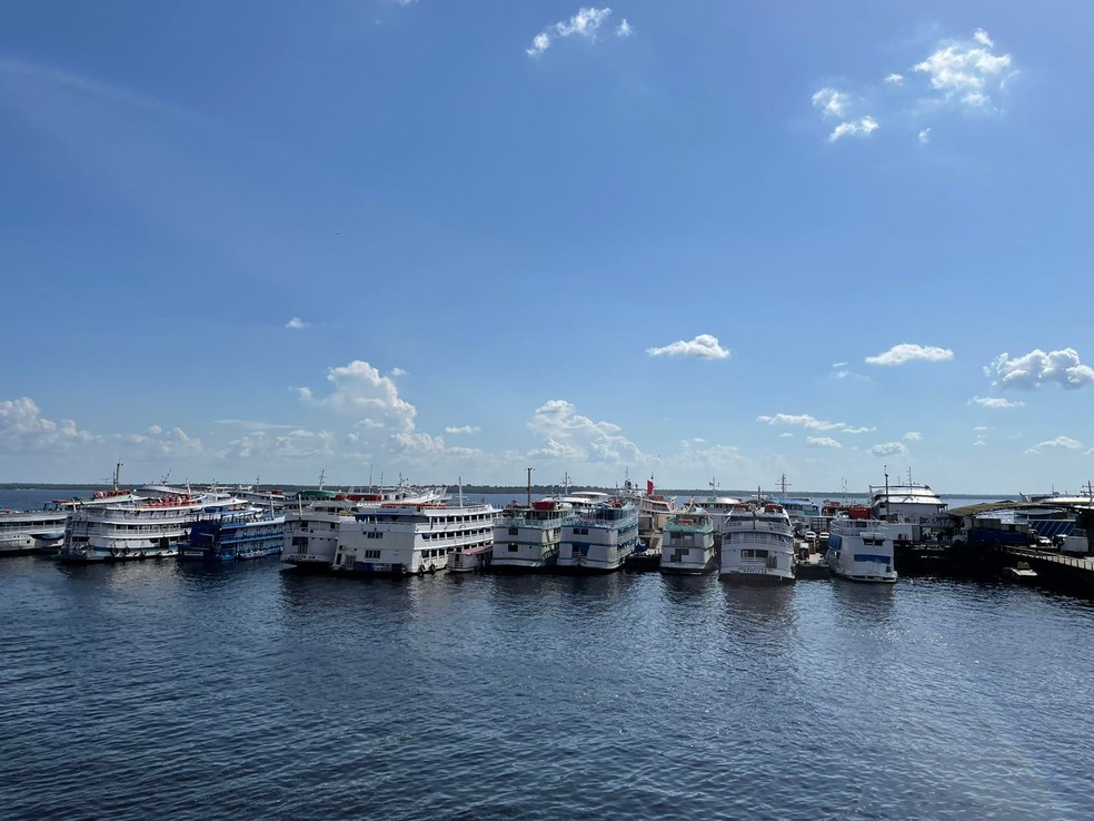 Porto de Manaus durante o início da cheia do Rio Negro. — Foto: Matheus Castro/g1