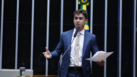 É #FAKE vídeo em que Nikolas Ferreira recomenda falso site de indenização do governo federal; trata-se de golpe - Áudio foi gerado com inteligência artificial. Site falso imita aparência de páginas do governo e cita programa que que não existe. Veja o passo a passo da checagem e do golpe.
