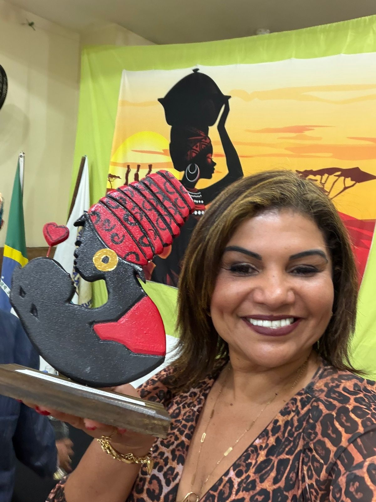 Escritora de Cabo Frio ministra aula de escrita criativa inspirada em Ariano Suassuna em Roma