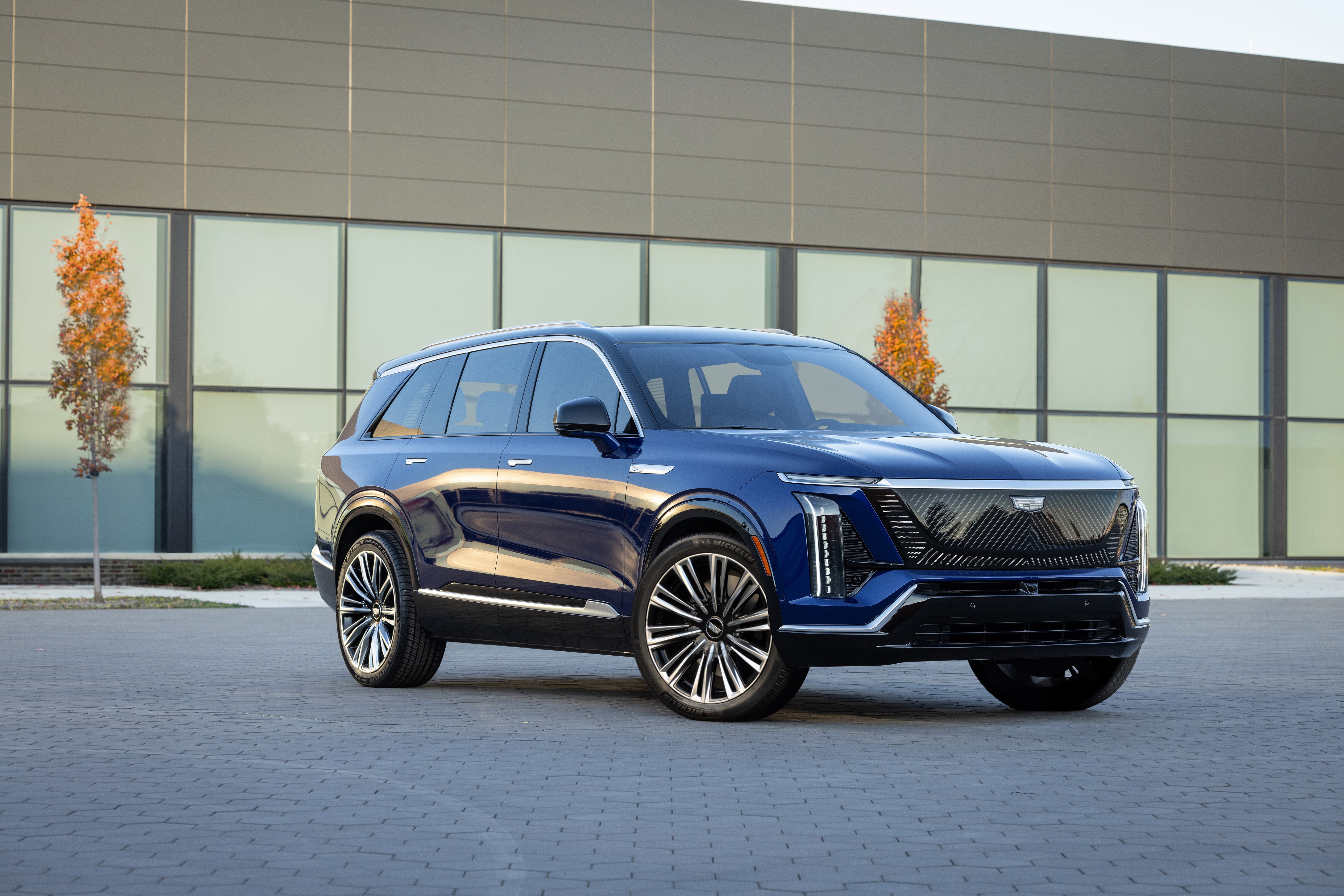 Cadillac inicia pré-venda no Brasil este mês; SUVs podem passar dos R$ 600 mil