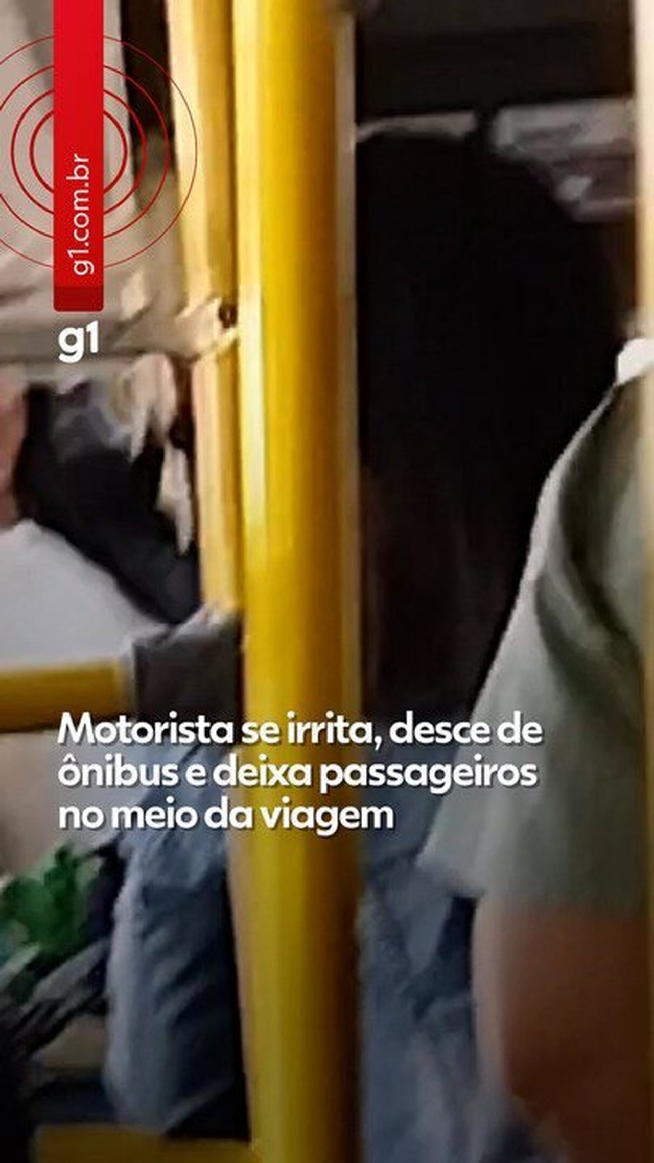 Motorista se irrita com passageiros, desce de ônibus e deixa veículo durante viagem 
