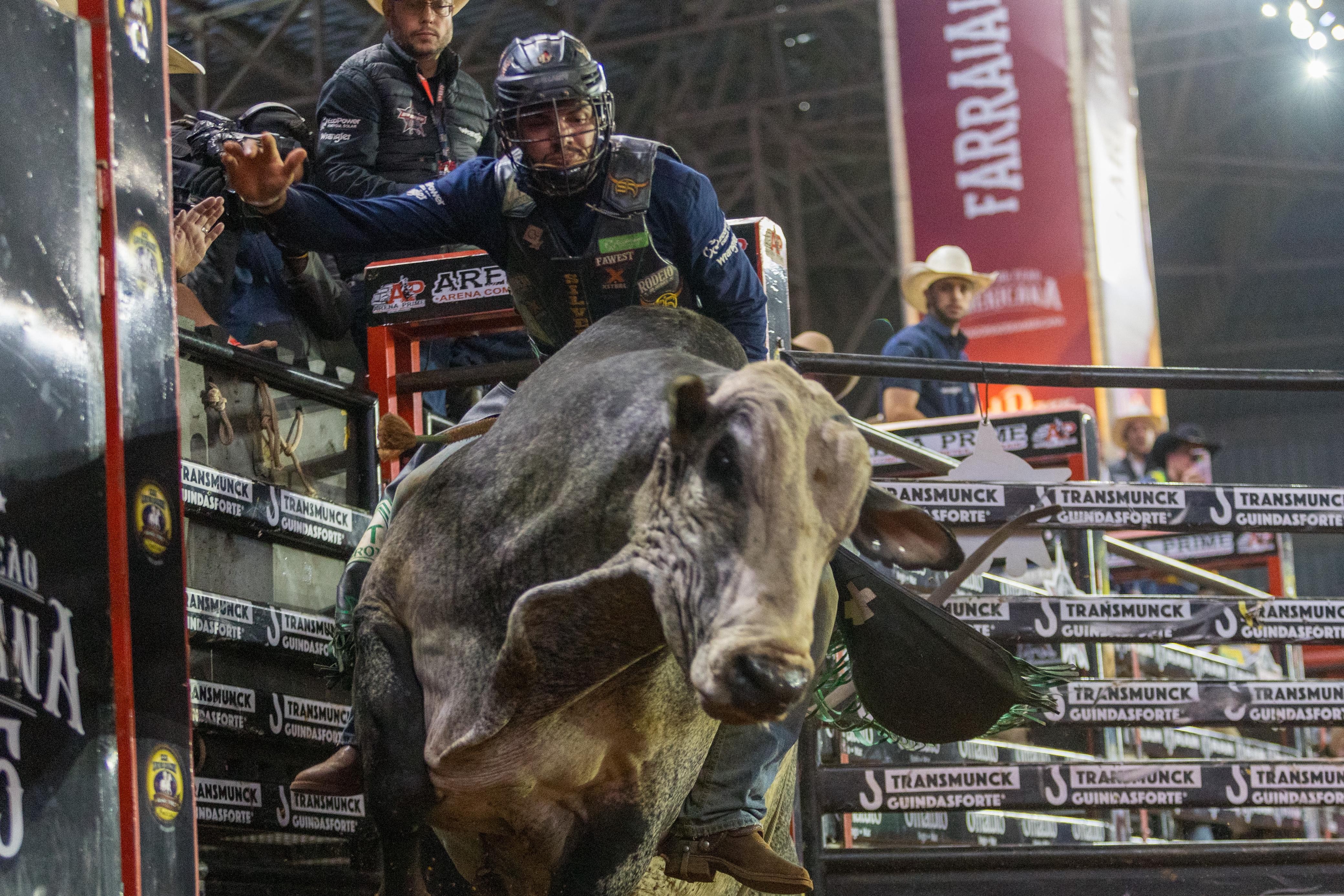 Sandro Batista vence o Iron Cowboy na Festa do Peão de Americana de 2025 e leva R$ 120 mil