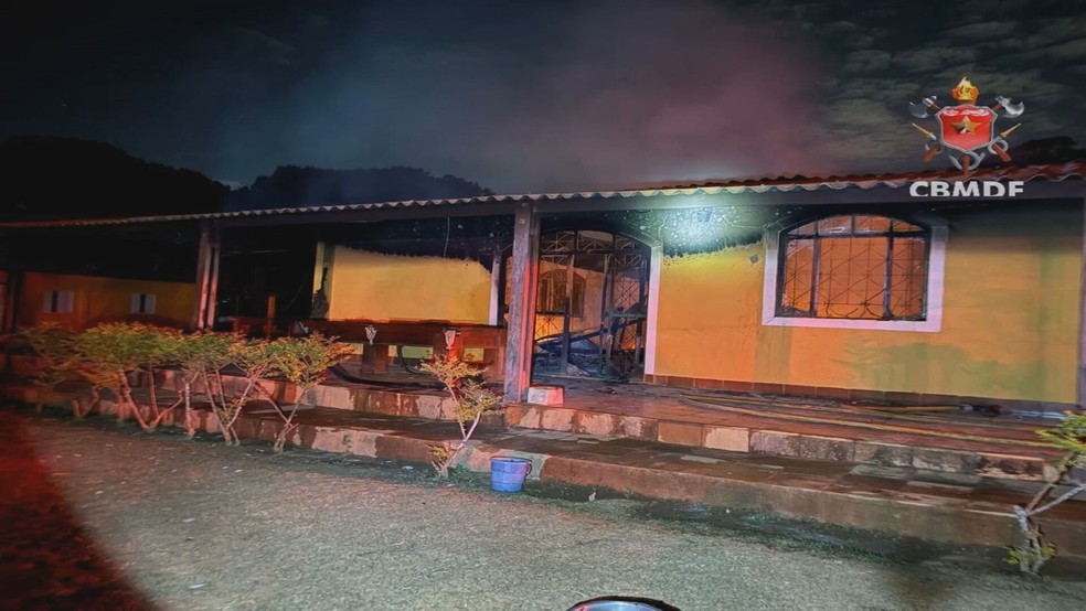 Casa de recuperação de dependentes químicos no Paranoá que pegou fogo. — Foto: CBMDF/Divulgação