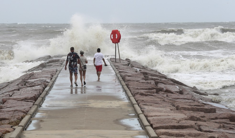 Furacão Beryl se aproxima da costa do Texas, nos Estados Unidos. — Foto: Jennifer Reynolds/The Galveston County Daily News via AP