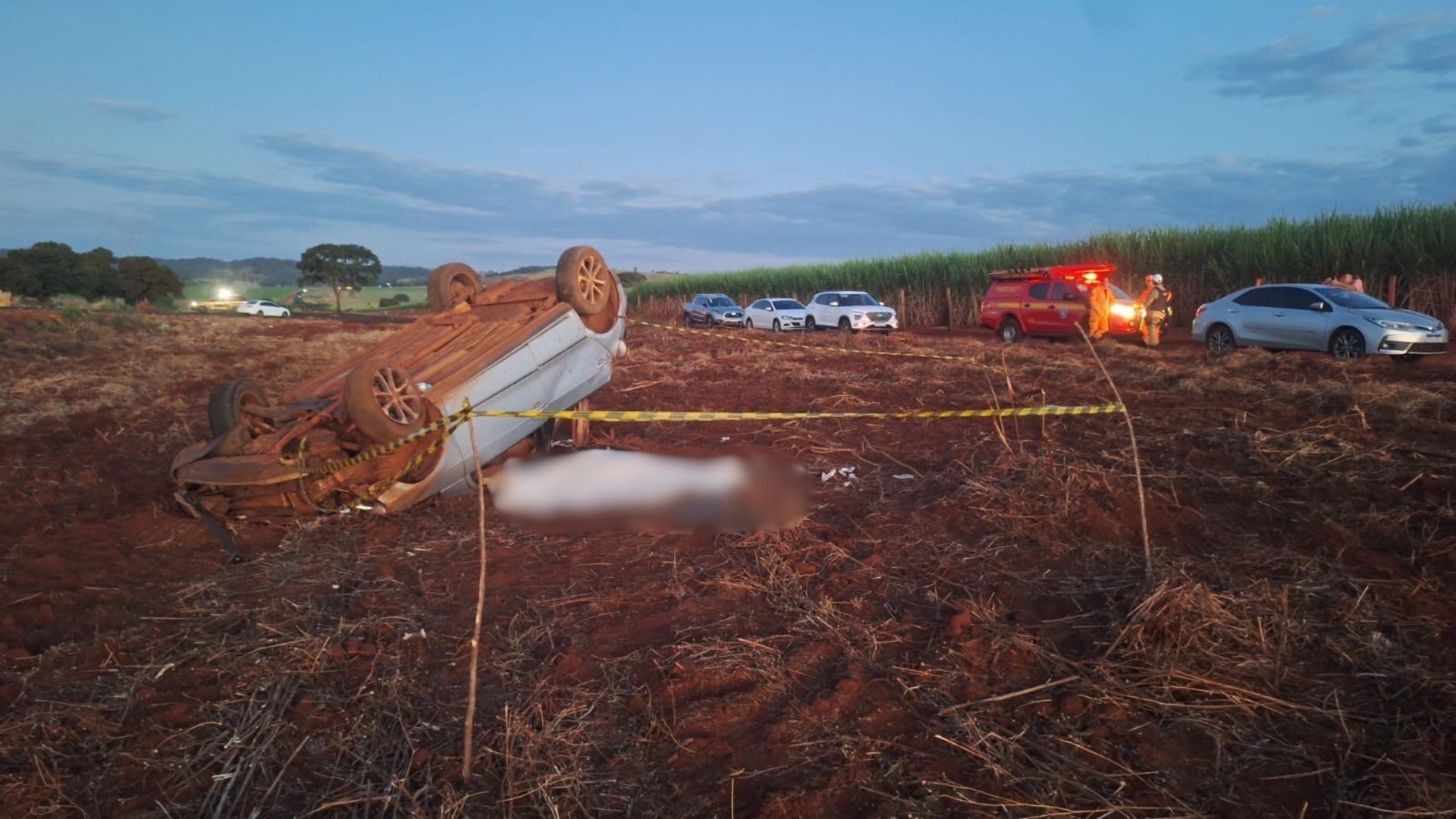 Motorista morre após capotar carro ao tentar evitar batida frontal na MGC‑452