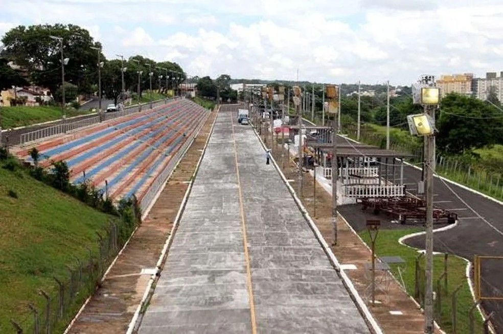 2 de 2
Sambódromo de Bauru foi inaugurado em 1991 — Foto: Prefeitura de Bauru/ Divulgação