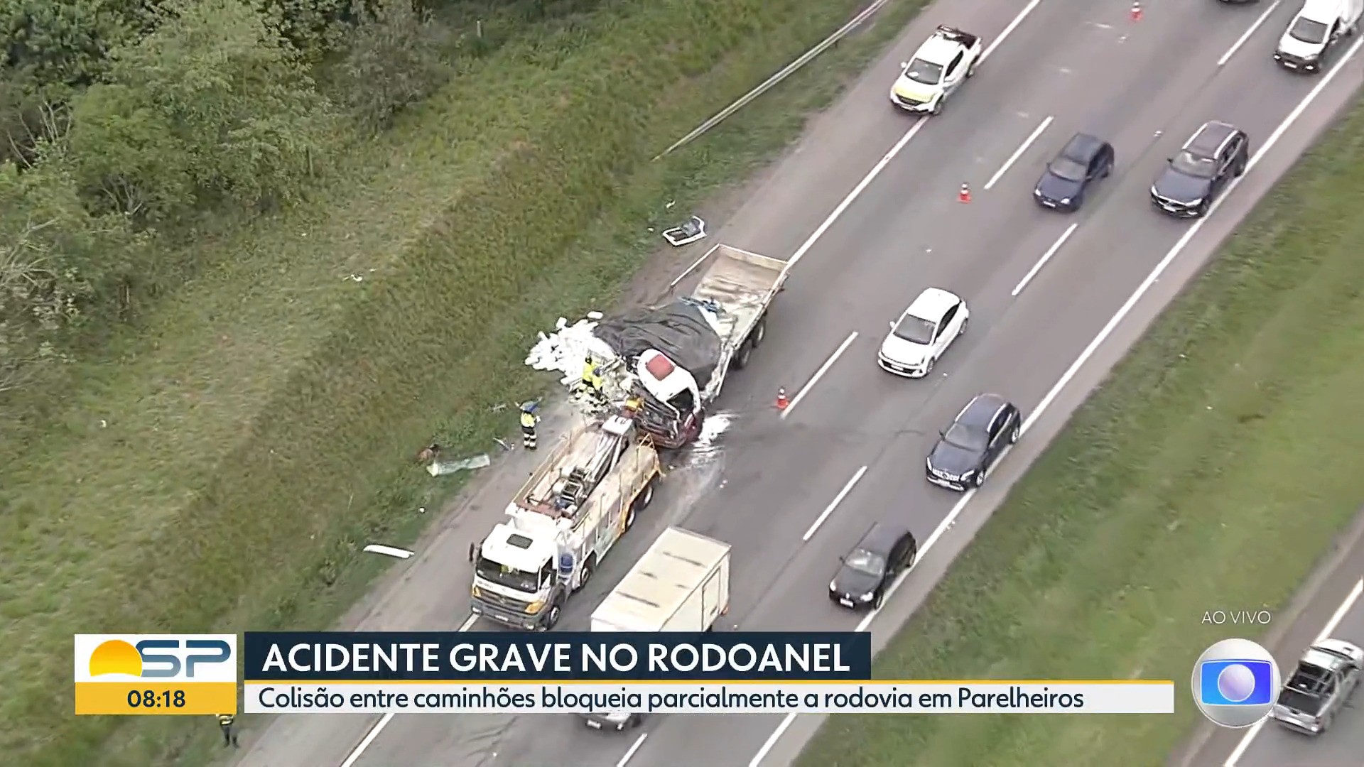 Acidente no Rodoanel deixa ferido grave; carga de açúcar fica na pista | G1