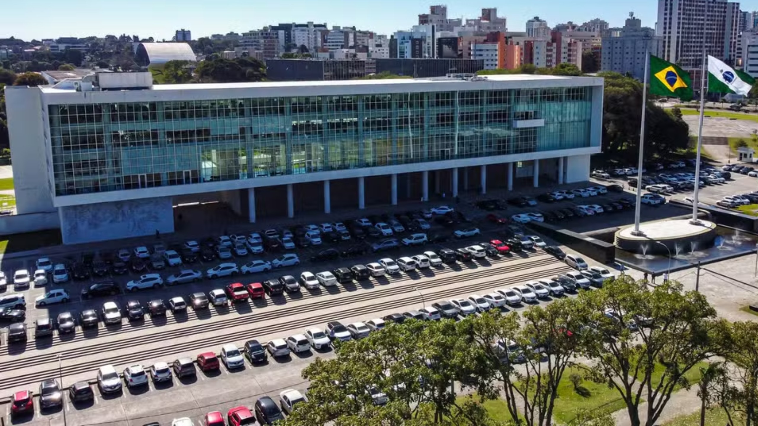 Eleições 2026: 19 secretários e gestores estaduais renunciam aos cargos para lançar candidaturas no Paraná; confira mudanças