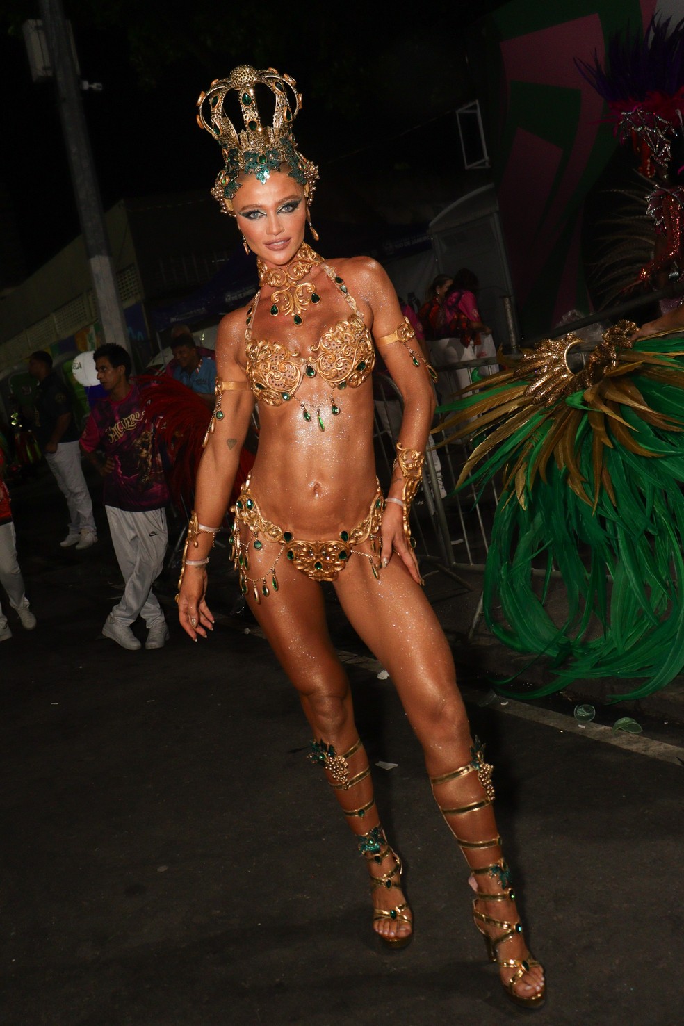 Cíntia Dicker, musa do Salgueiro, momentos antes do desfile da escola. — Foto: Roberto Narciso / AgNews