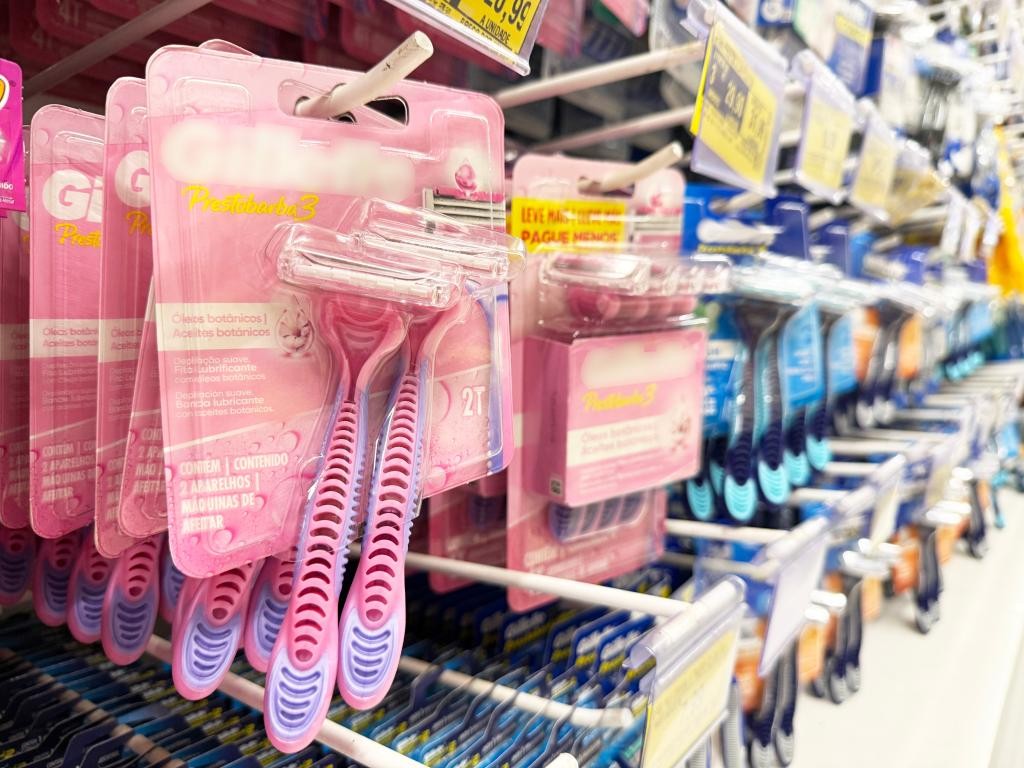 ‘Taxa rosa’: pesquisa aponta que produtos femininos podem custar até 50% mais que versões masculinas em Cuiabá
