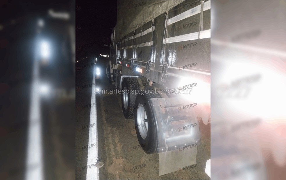 2 de 2
Acidente entre SUV e caminh&atilde;o deixa um morto na Rodovia Jo&atilde;o Mell&atilde;o em Prat&acirc;nia &mdash; Foto: Artesp/Reprodu&ccedil;&atilde;o