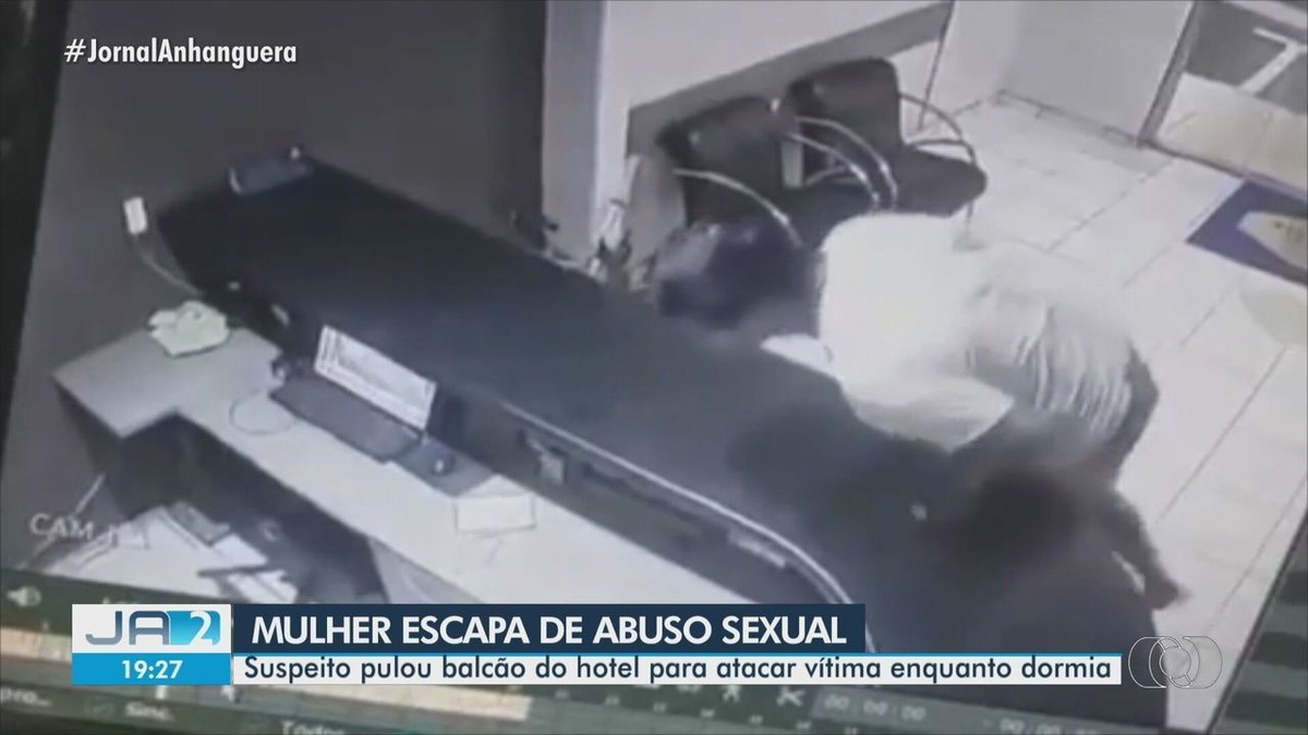 Atendente denuncia que homem pulou balcão de hotel para tentar estuprá-la