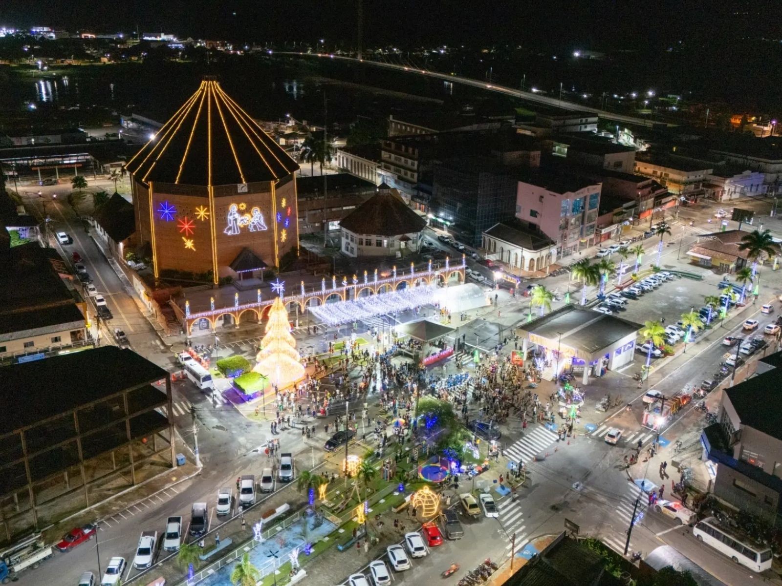 Acender das luzes marca abertura do Natal em Cruzeiro do Sul; confira programação