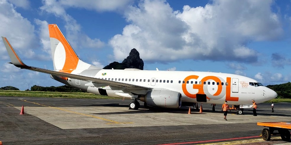 Avião da Gol permaneceu no aeroporto de Noronha mais tempo que esperado — Foto: Ana Clara Marinho/TV Globo
