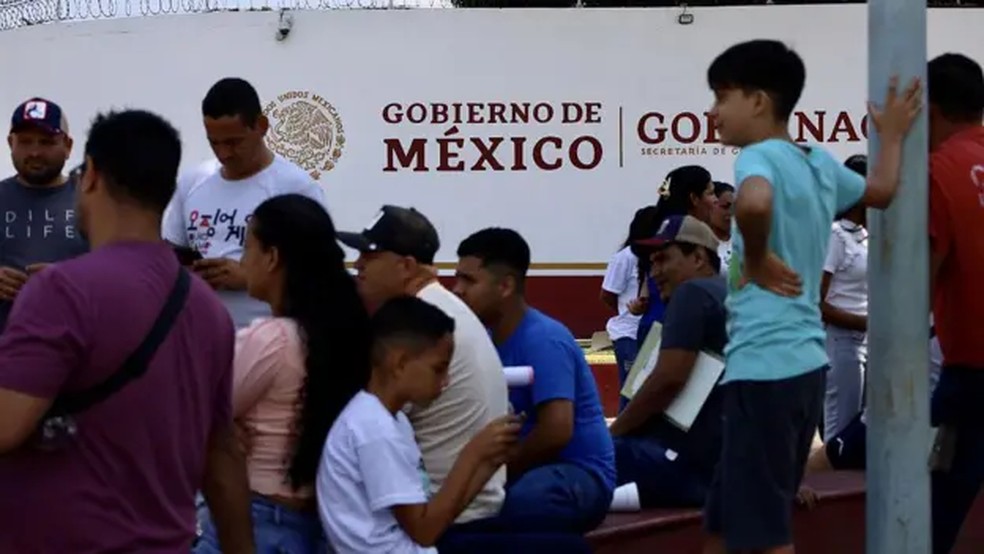O México recebeu milhares de cidadãos de outras nacionalidades, deportados dos Estados Unidos, principalmente cubanos, haitianos e venezuelanos, desde a volta de Trump ao poder — Foto: Anadolu via Getty Images