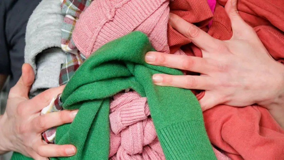 Indústria têxtil é responsável por 2% a 8% do total de emissões globais de gases de efeito estufa — Foto: Getty Images