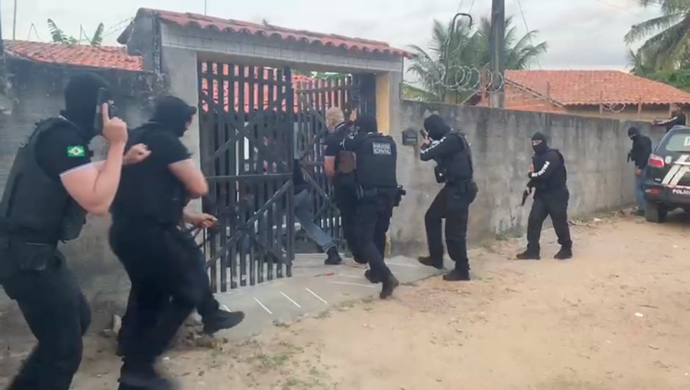 Operação policial prende dezenas de suspeitos de tráfico, homicídio e roubo no Ceará — Foto: SSPDS/Reprodução