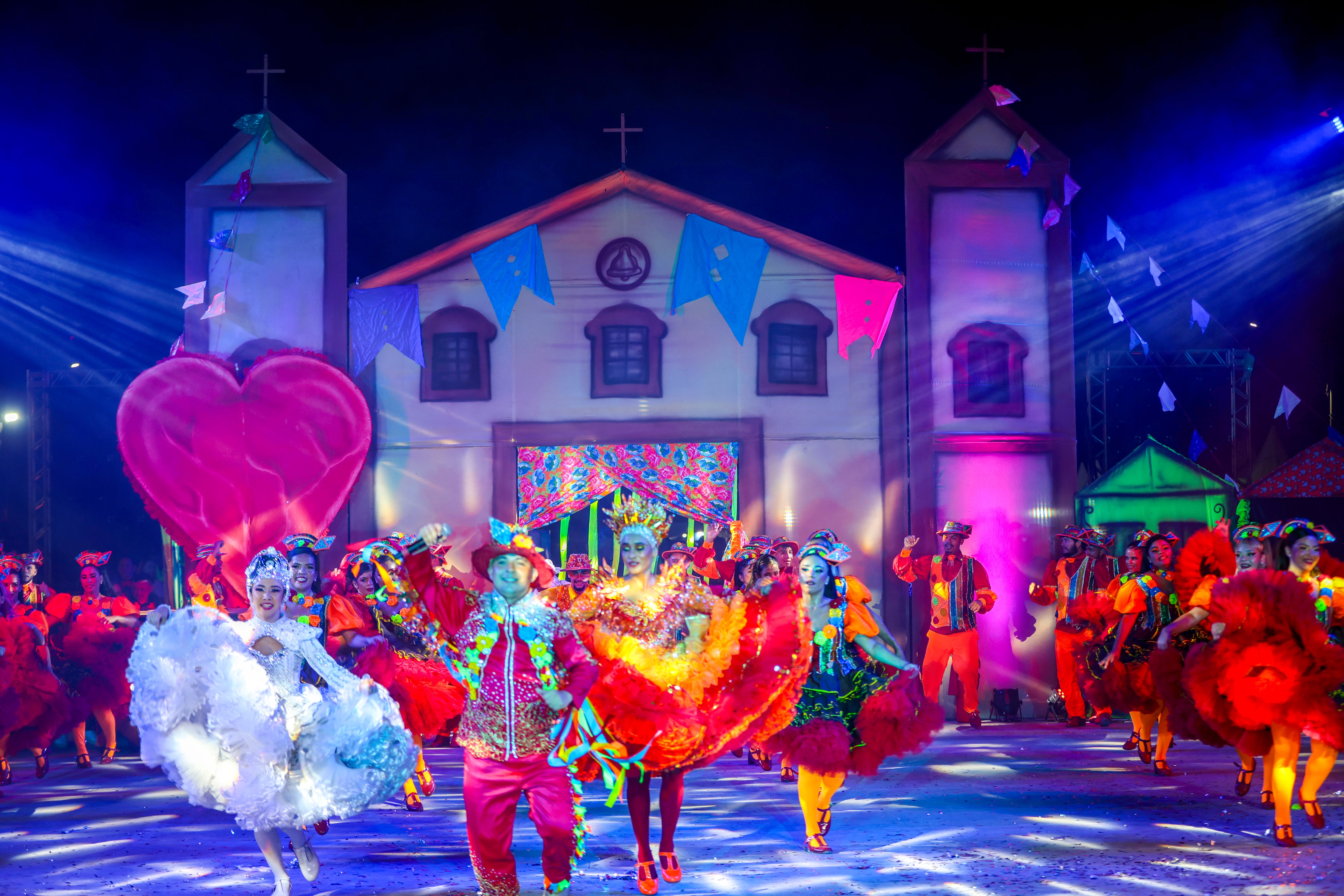 Quadrilhas estilizadas empolgam torcidas no último dia do 49º Festival Folclórico de Santarém