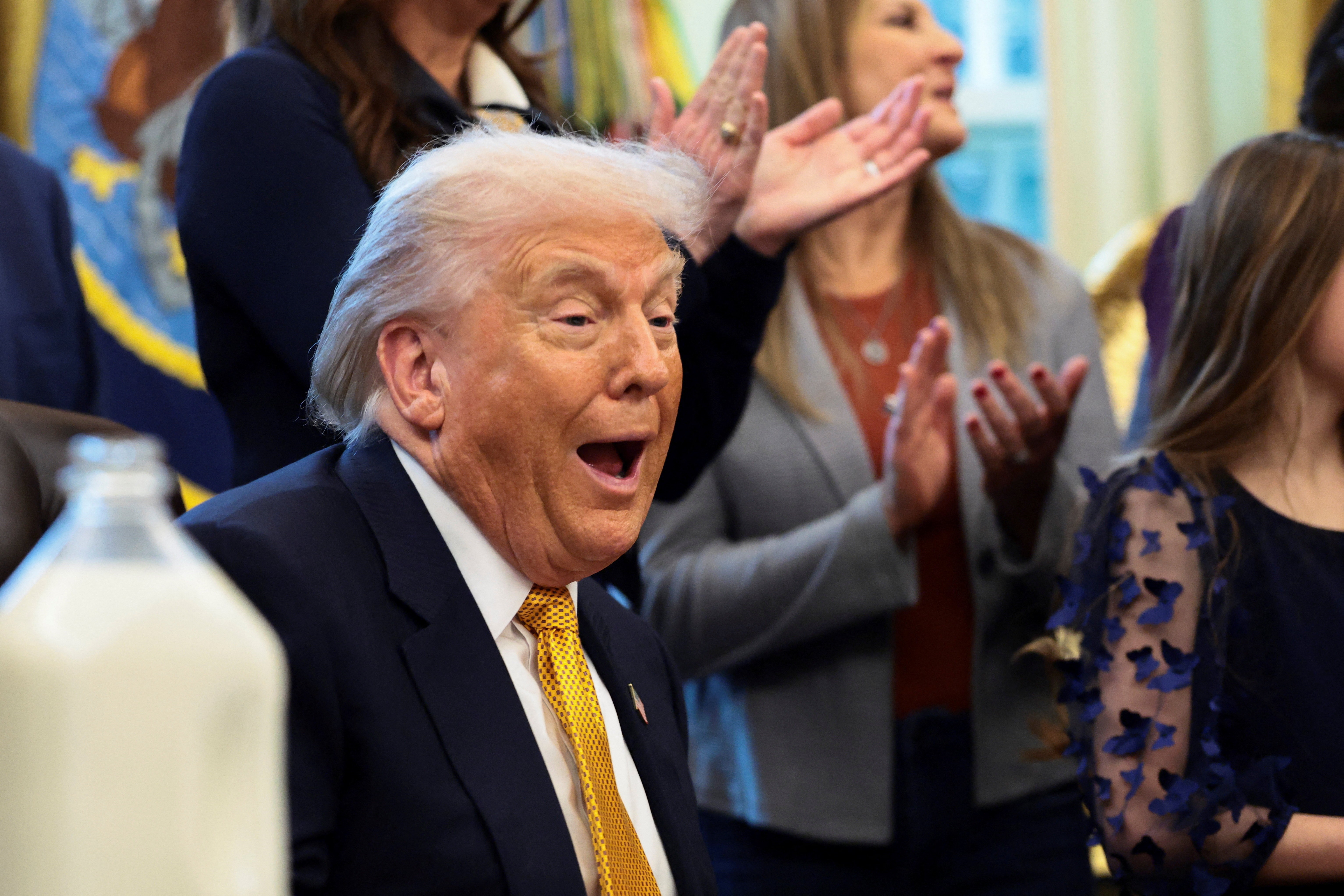 Trump diz ter conversado com presidente interina da Venezuela: 'Pessoa incrível'